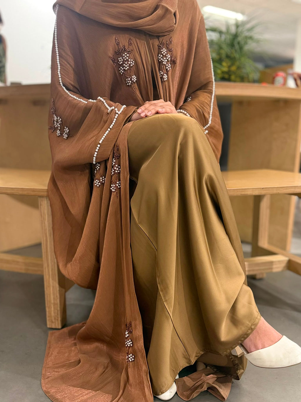 Eiliyah Pearl Vine Abaya
