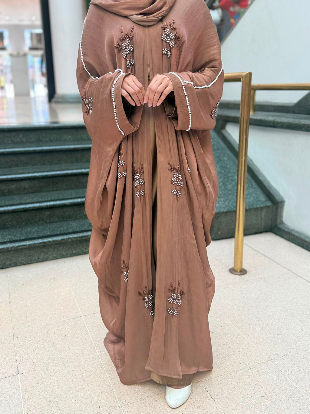Eiliyah Pearl Vine Abaya