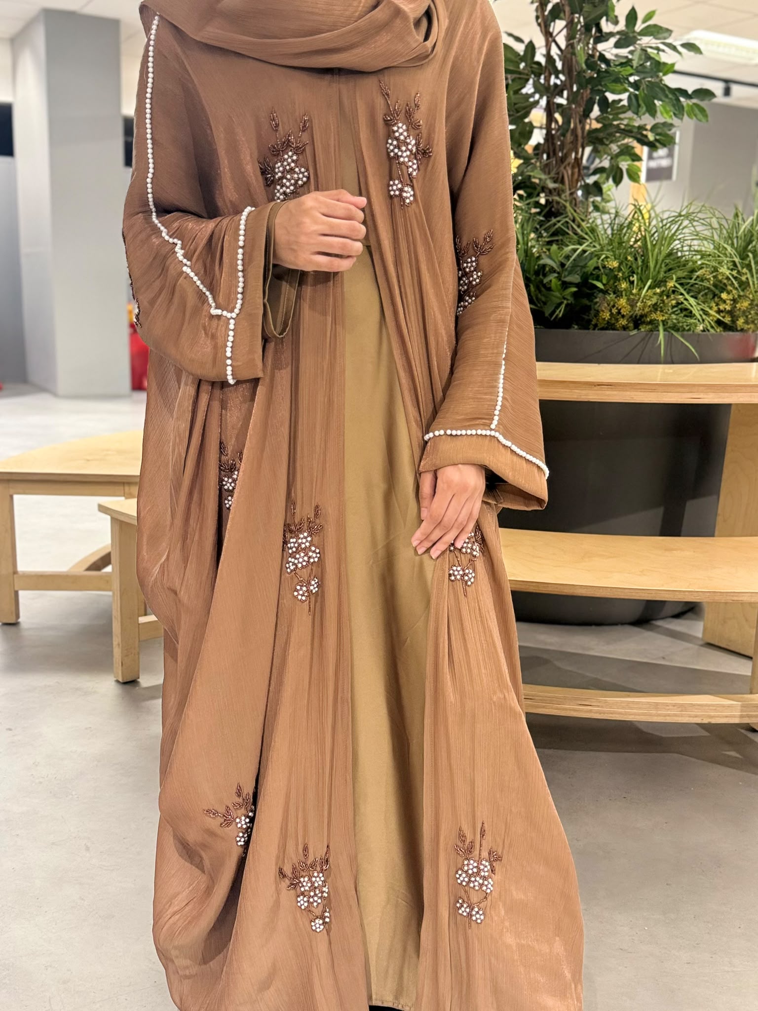 Eiliyah Pearl Vine Abaya